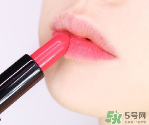 ����235�ں���ô��?������Ƥ235�ں���ɫ